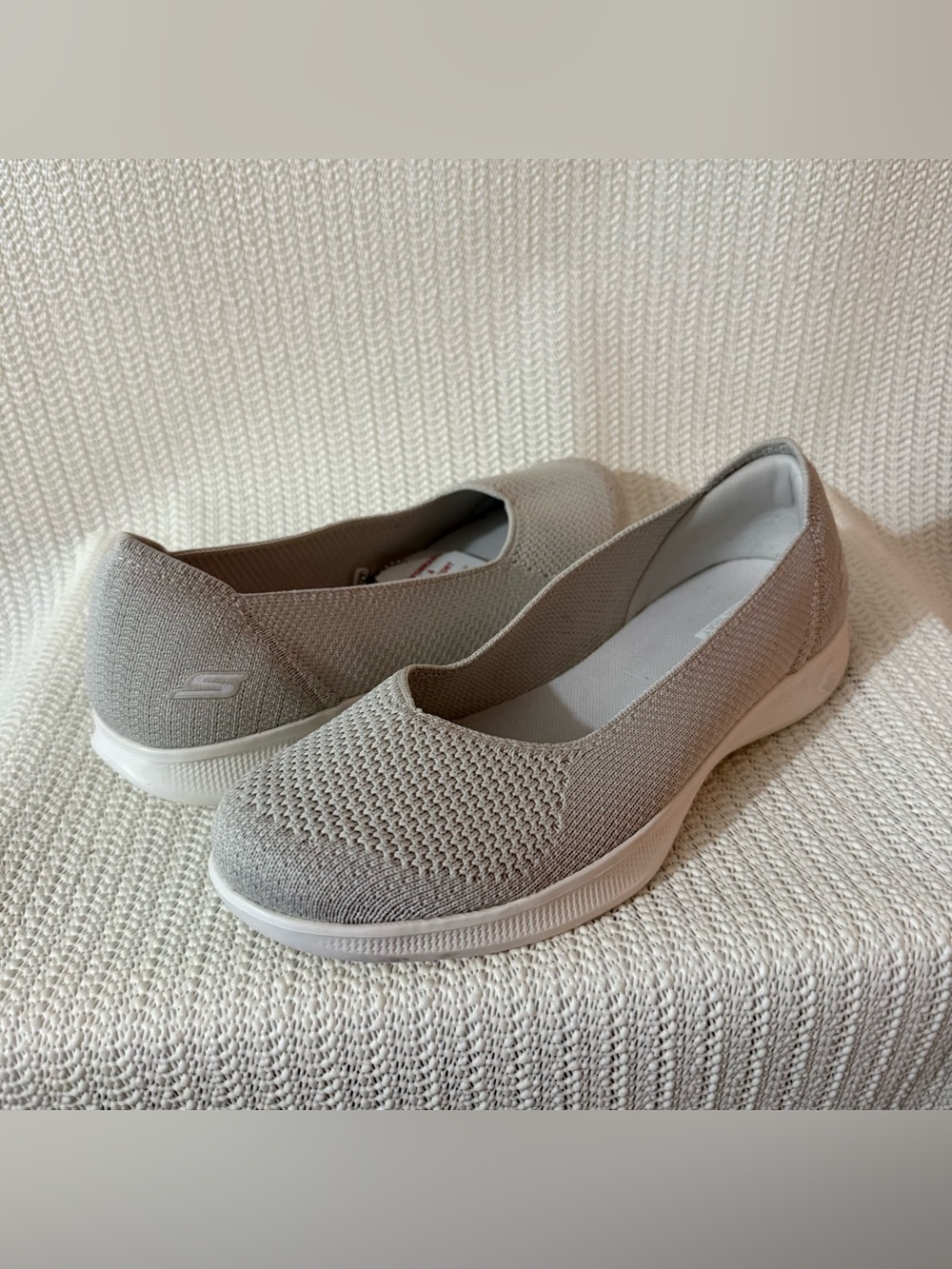 Skechers Cleo 2.0 Knit Ballet Flats Women’s Size 7.5 Taupe Goga Mat Comfort New